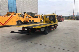 天全非事故拖车